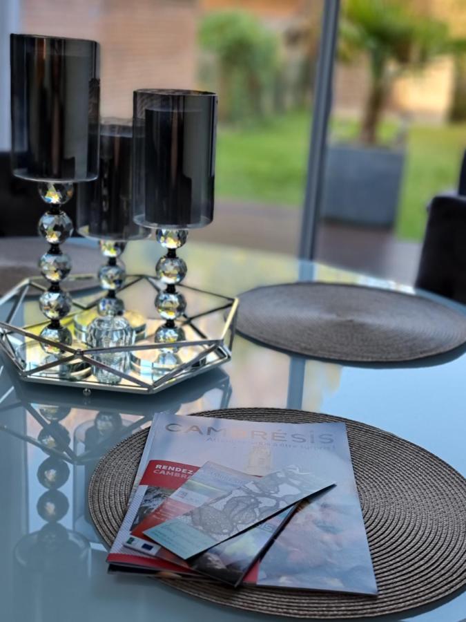 Oasis Citadine Terrasse Intime Jardin Privatif En Plein Centre Ville 70M2 Cambrai Exterior photo