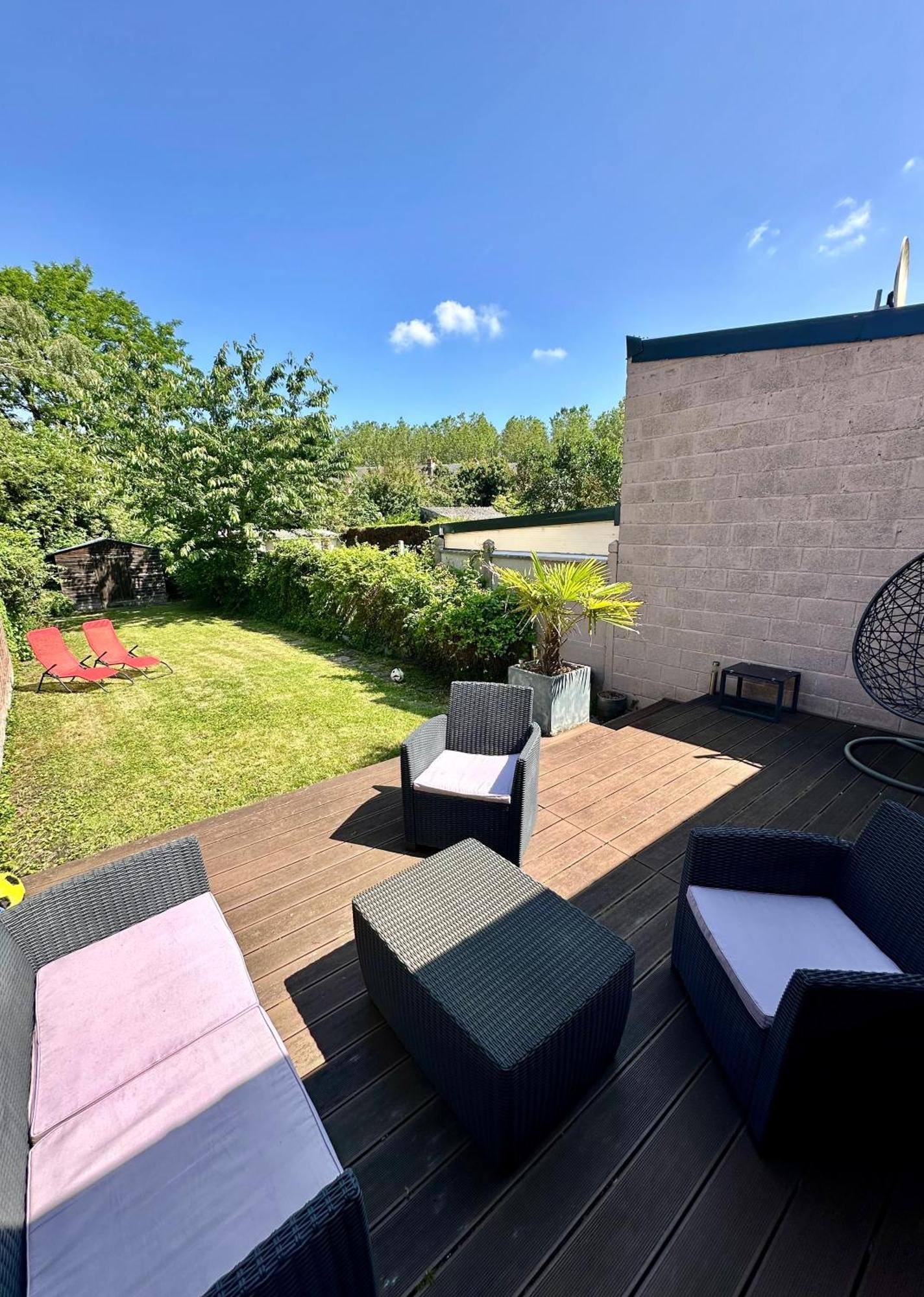 Oasis Citadine Terrasse Intime Jardin Privatif En Plein Centre Ville 70M2 Cambrai Exterior photo